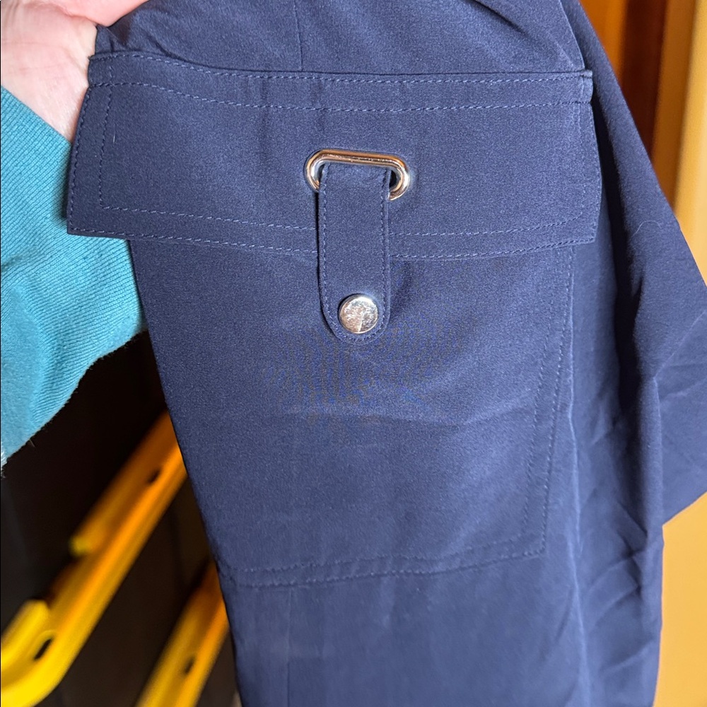 Chico’s Zenergy Navy Blue Cargo Pants Size 12 (Chico’s Size 2) - Picture 7 of 9